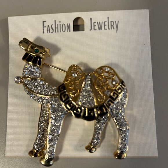 Vintage Camel Brooch - Picture 2 of 3